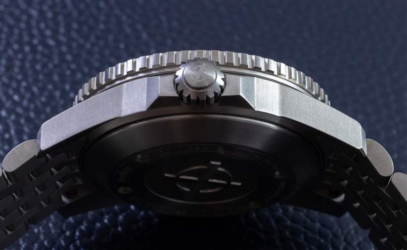 觀看評(píng)論：Zodiac Super Sea Wolf Pro-Diver 鈦金限量版
