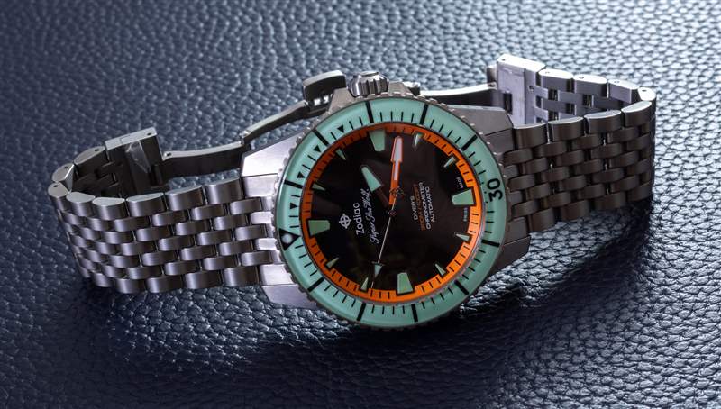觀看評(píng)論：Zodiac Super Sea Wolf Pro-Diver 鈦金限量版